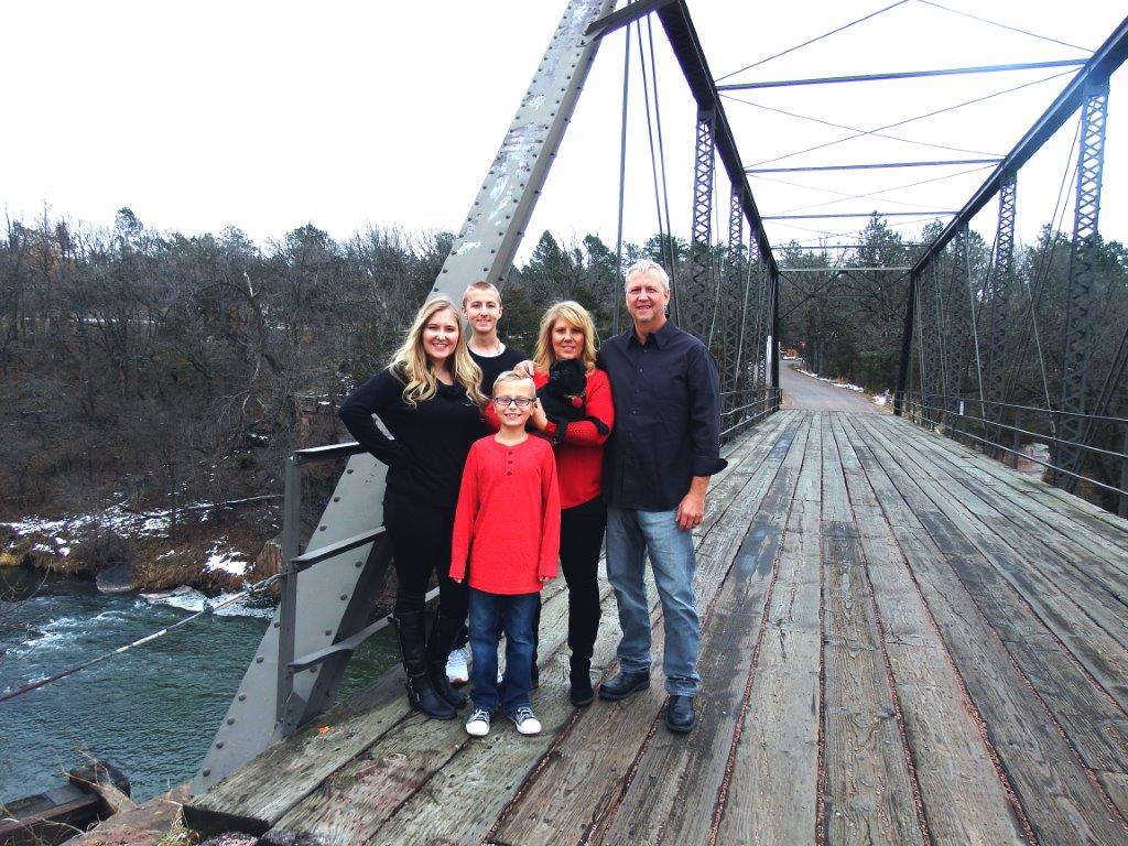 Group-Photo-Comfort-King-with-Comfy About Us